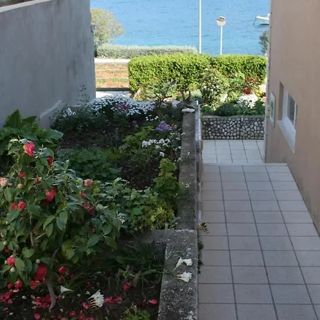 Apartment By The Sea Zrnovska Banja, Korcula - 4363 *