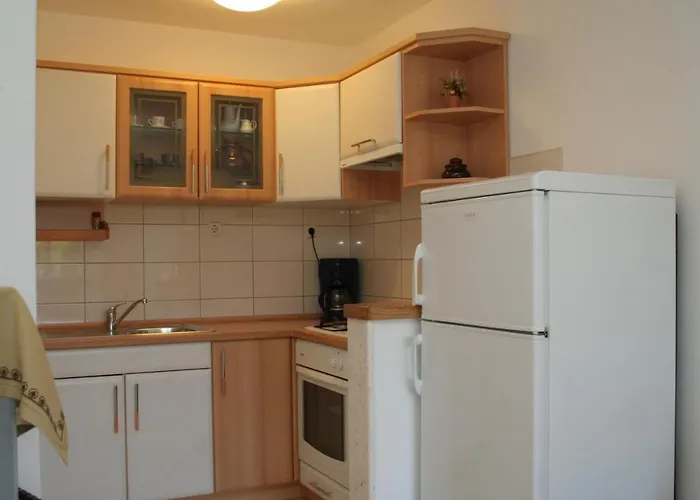 By The Sea Zrnovska Banja, Korcula - 4363 아파트 Zrnovo